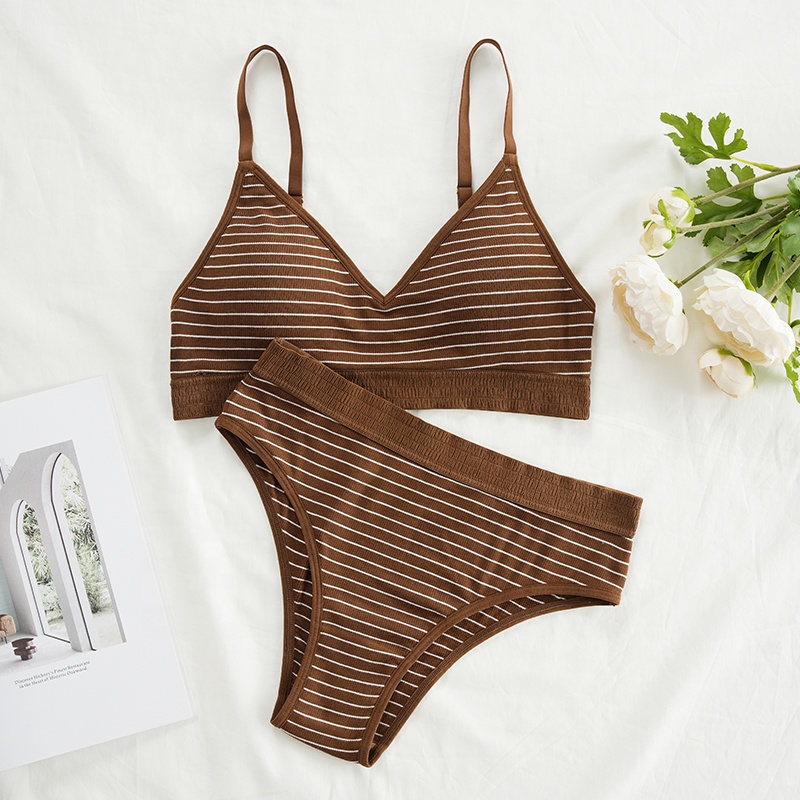Nieuw ontwerp Hot Koop Naadloz - Bralette Triangle Set recensie en prijs